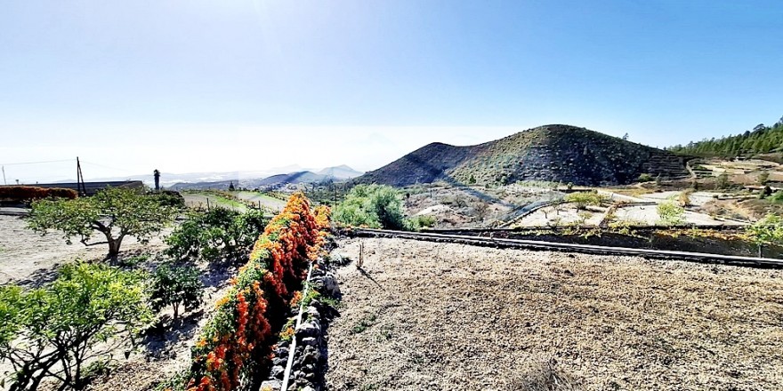 se vede finca con terreno